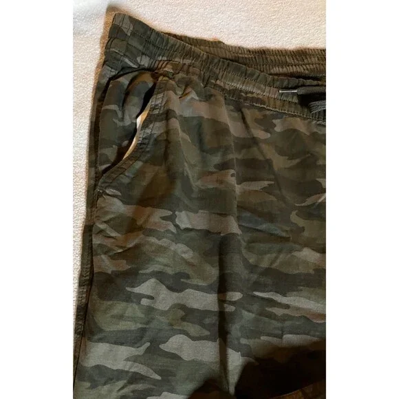Levi's Camo Jet Set Jogger Pants Women's 24W LEVIS Jeans Army Lightweight pants - Picture 6 of 8